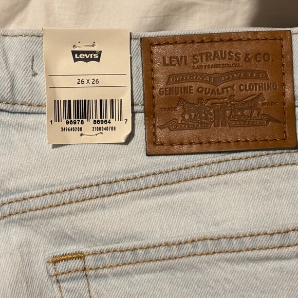 NWT! Levi's Wedgie Straight Jeans in Light Wash 26 X 26 - Picture 7 of 9